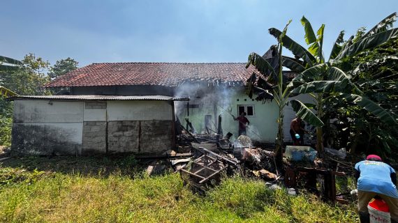 Rumah Warga di Karanganyar Pekalongan Terbakar, Kerugian Capai Rp15 Juta.